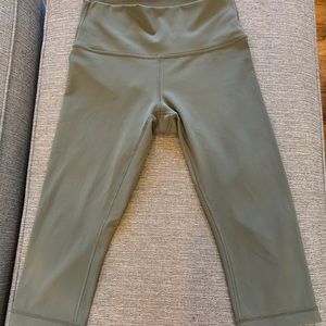 Lululemon wunder under